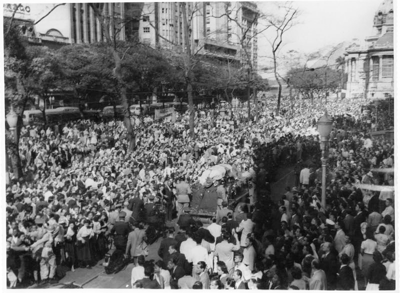 Cortejo fúnebre de Carmem Miranda