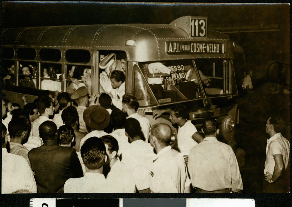 Lotações e trólebus